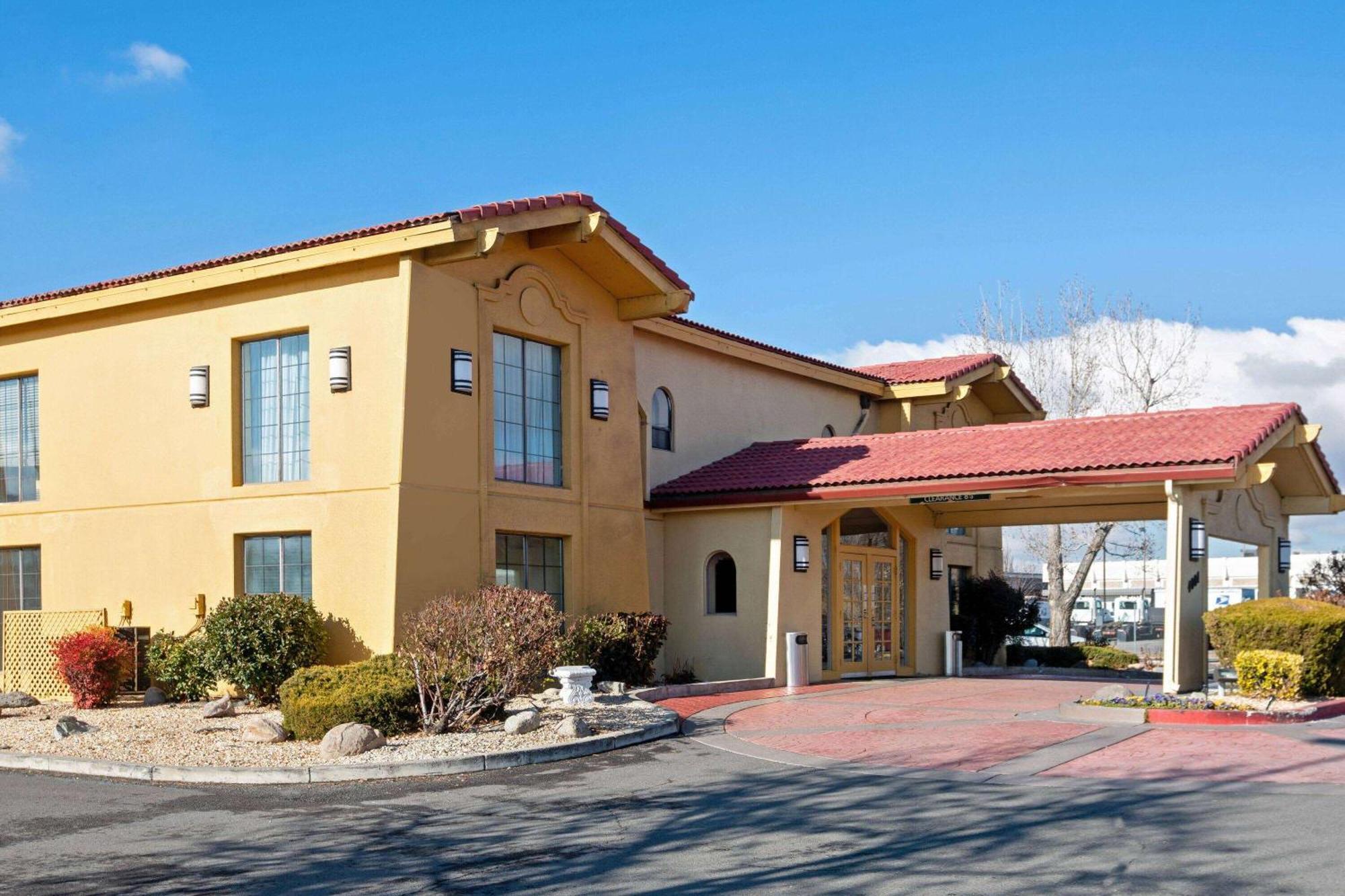 La Quinta Inn By Wyndham Рино Екстериор снимка